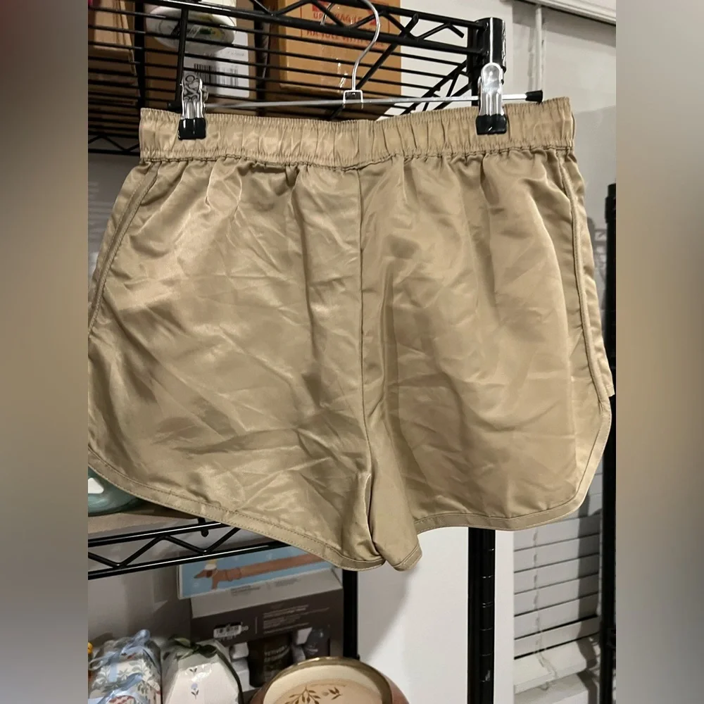 NWT Essentials Fear Of God Women's Desert Taupe Running Shorts, MED